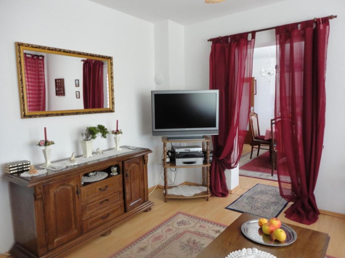 Wisteria Hotel ติวัต ภายนอก รูปภาพ