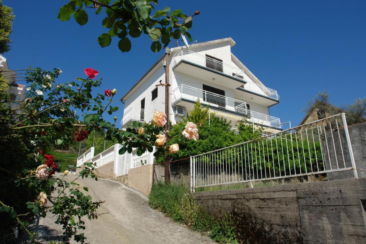Wisteria Hotel ติวัต ภายนอก รูปภาพ