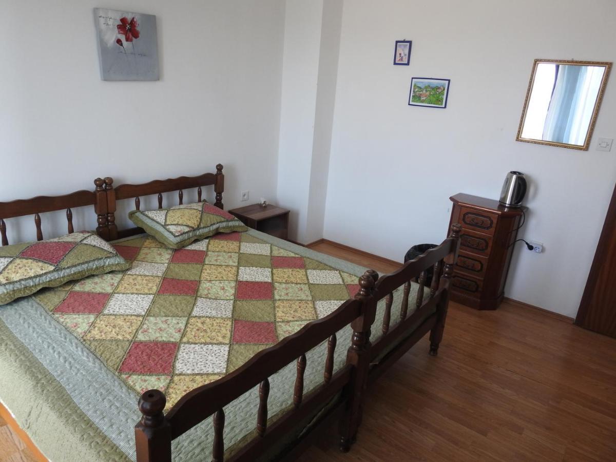 Wisteria Hotel ติวัต ภายนอก รูปภาพ