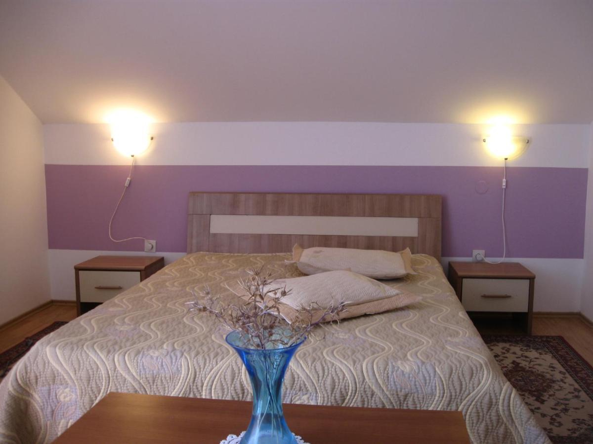 Wisteria Hotel ติวัต ภายนอก รูปภาพ