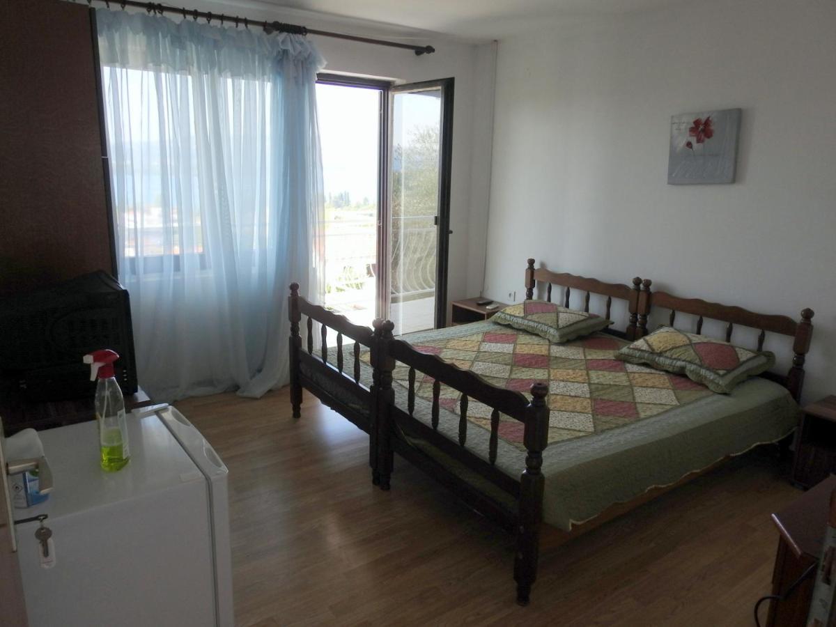 Wisteria Hotel ติวัต ภายนอก รูปภาพ