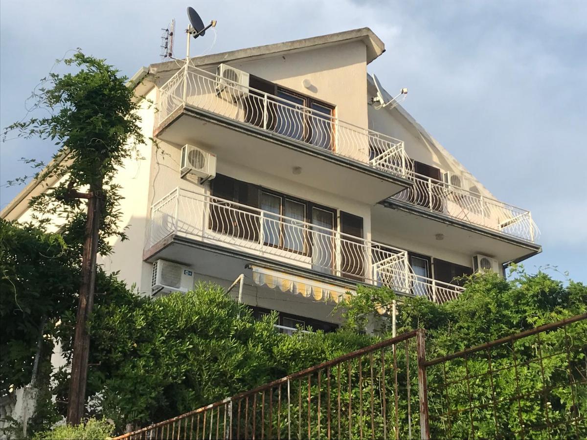 Wisteria Hotel ติวัต ภายนอก รูปภาพ